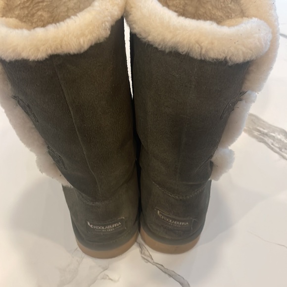Ugg Koolaburra Boot, Size 7, Olive Green, 2 button closure, Winter boot, warm - Picture 3 of 14